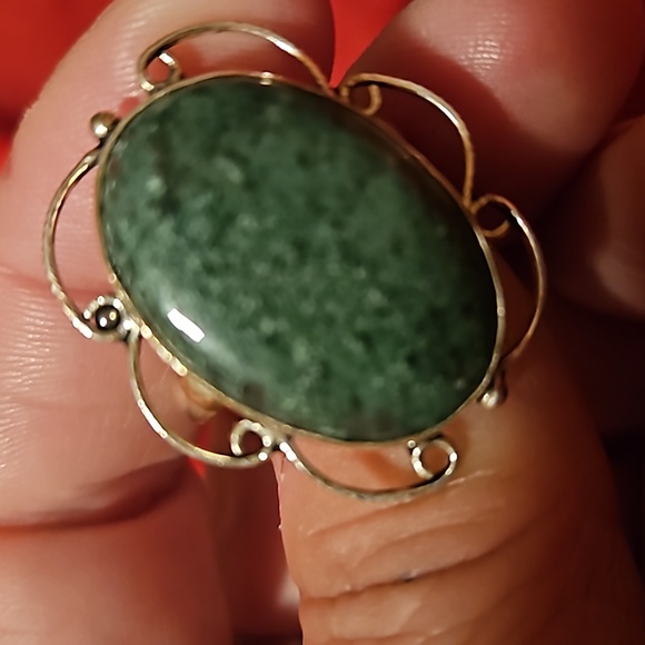 Antique style silver ring with Jade stone - Picture 3 of 3